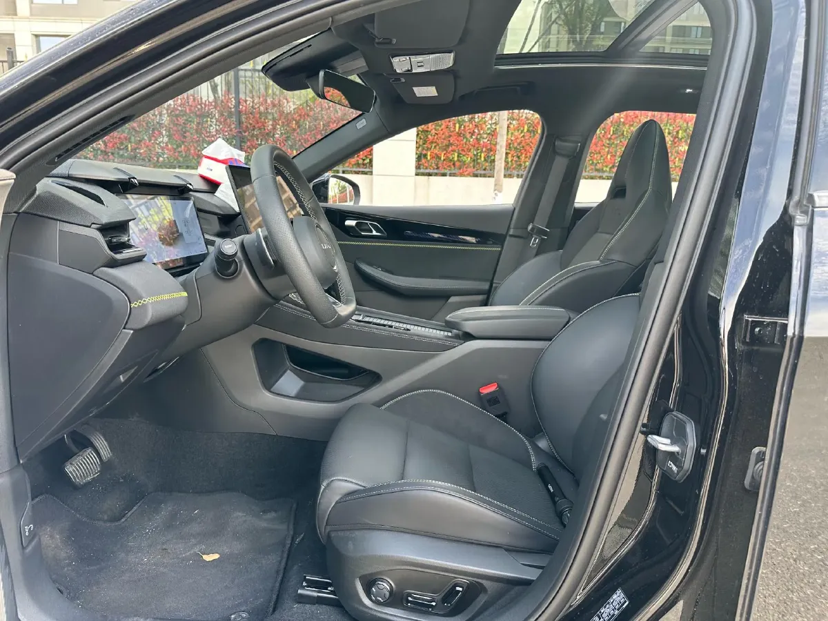 2025 LYNK&CO 03 2.0T 254HP L4 7DCT,autocango,china used car exporter,china ev exporter,chinese used car exporter,chinese used ev exporter