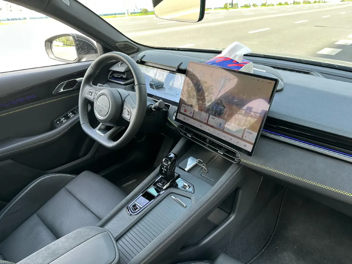 2025 LYNK&CO 03 2.0T 254HP L4 7DCT,autocango,china used car exporter,china ev exporter,chinese used car exporter,chinese used ev exporter