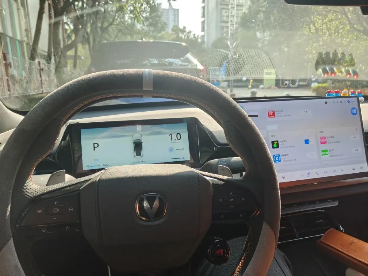 2025 ChangAn UNI-V 1.5T 192HP L4 7DCT,autocango,china used car exporter,china ev exporter,chinese used car exporter,chinese used ev exporter