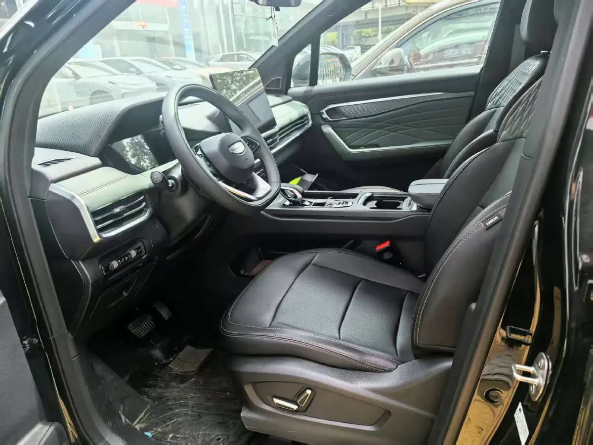 2024 Geely Okavango L 2.0T 218HP L4 7DCT,autocango,china used car exporter,china ev exporter,chinese used car exporter,chinese used ev exporter