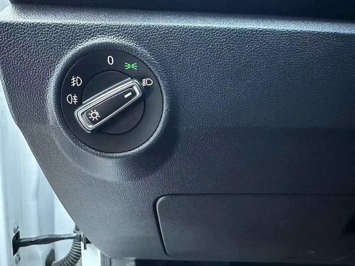 2021 Volkswagen T-Roc 1.4T 150HP L4 7DCT,autocango,china used car exporter,china ev exporter,chinese used car exporter,chinese used ev exporter