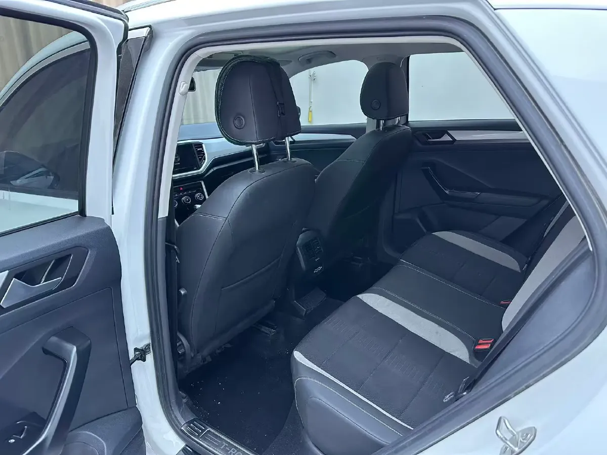 2021 Volkswagen T-Roc 1.4T 150HP L4 7DCT,autocango,china used car exporter,china ev exporter,chinese used car exporter,chinese used ev exporter