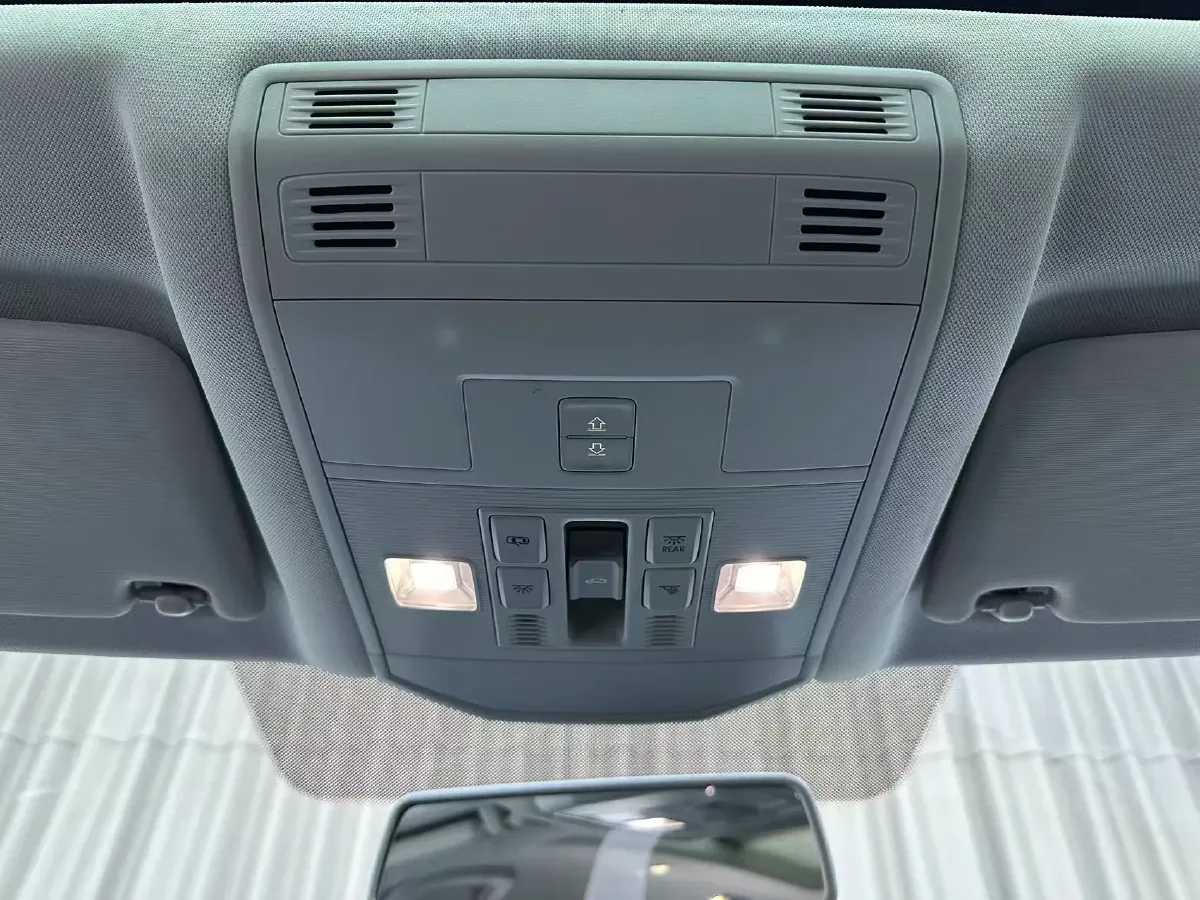 2021 Volkswagen T-Roc 1.4T 150HP L4 7DCT,autocango,china used car exporter,china ev exporter,chinese used car exporter,chinese used ev exporter