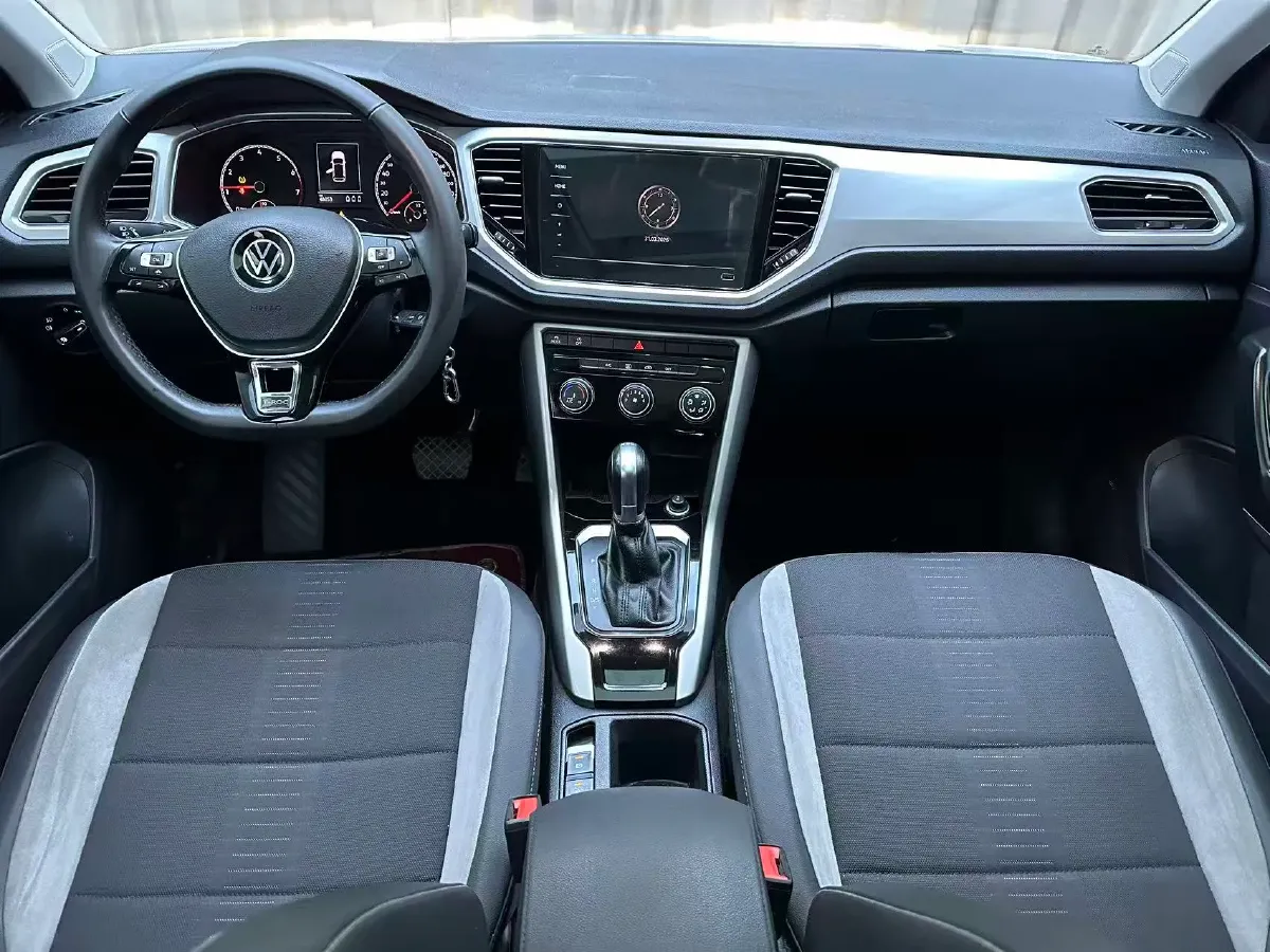 2021 Volkswagen T-Roc 1.4T 150HP L4 7DCT,autocango,china used car exporter,china ev exporter,chinese used car exporter,chinese used ev exporter