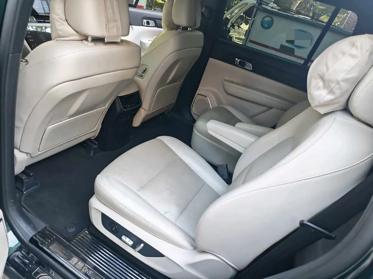 2021 Li ONE Range Extended 131HP REEV 40.5KWH,autocango,china used car exporter,china ev exporter,chinese used car exporter,chinese used ev exporter