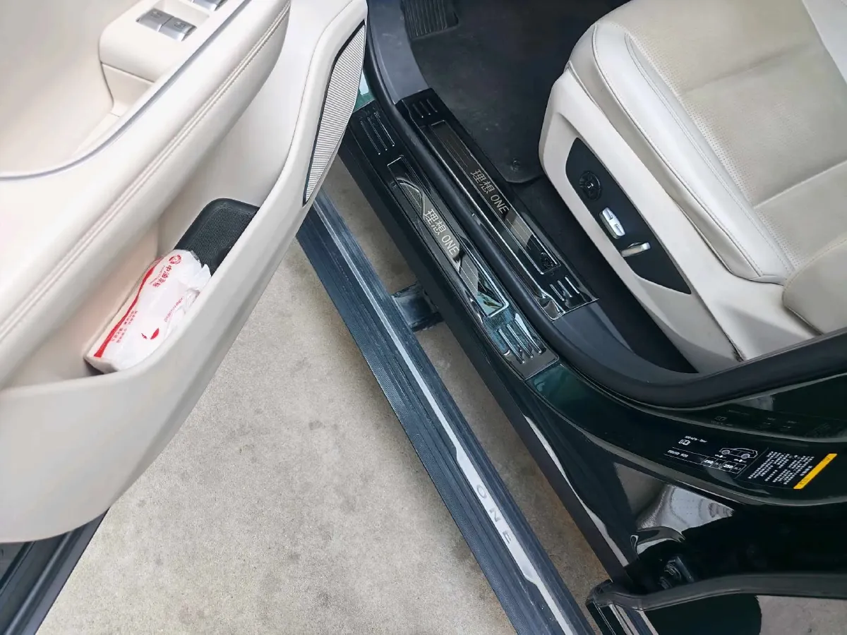 2021 Li ONE Range Extended 131HP REEV 40.5KWH,autocango,china used car exporter,china ev exporter,chinese used car exporter,chinese used ev exporter