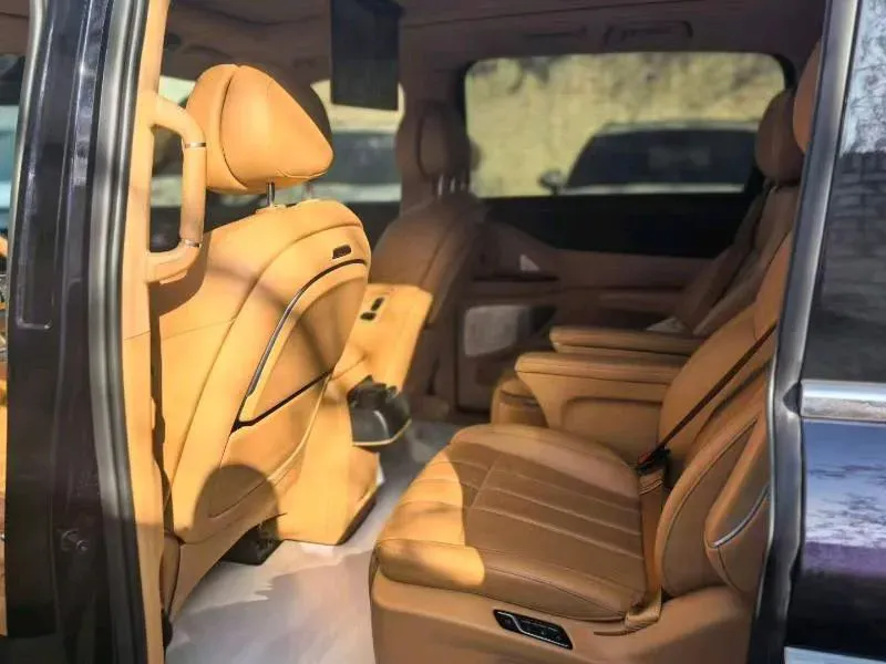 2024 Voyah Dream 1.5T 150HP L4 PHEV 43KWH,autocango,china used car exporter,china ev exporter,chinese used car exporter,chinese used ev exporter