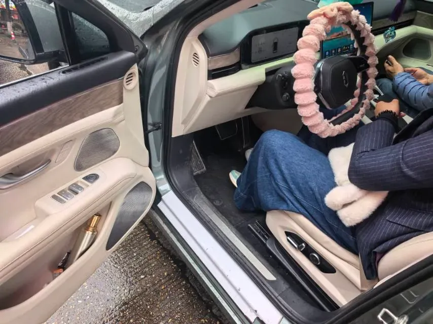 2022 JMC YuHu 7 2.0T 141HP L4 8AT,autocango,china used car exporter,china ev exporter,chinese used car exporter,chinese used ev exporter