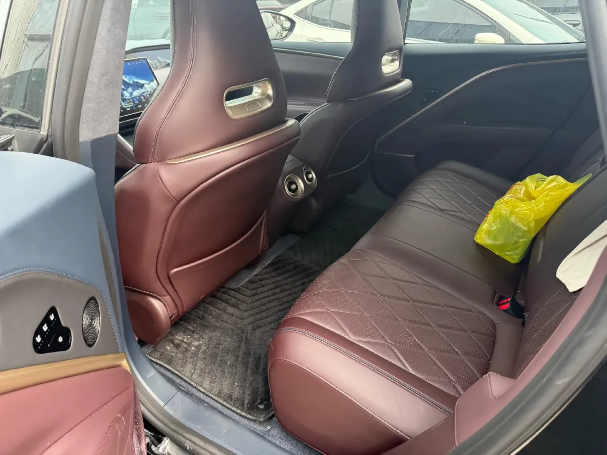 2025 Avatr 11 1.5T 156HP L4 REEV 39.05KWH,autocango,china used car exporter,china ev exporter,chinese used car exporter,chinese used ev exporter