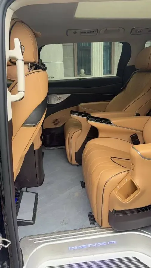 2024 Denza D9 1.5T 139HP L4 E-CVT PHEV 40KWH,autocango,china used car exporter,china ev exporter,chinese used car exporter,chinese used ev exporter