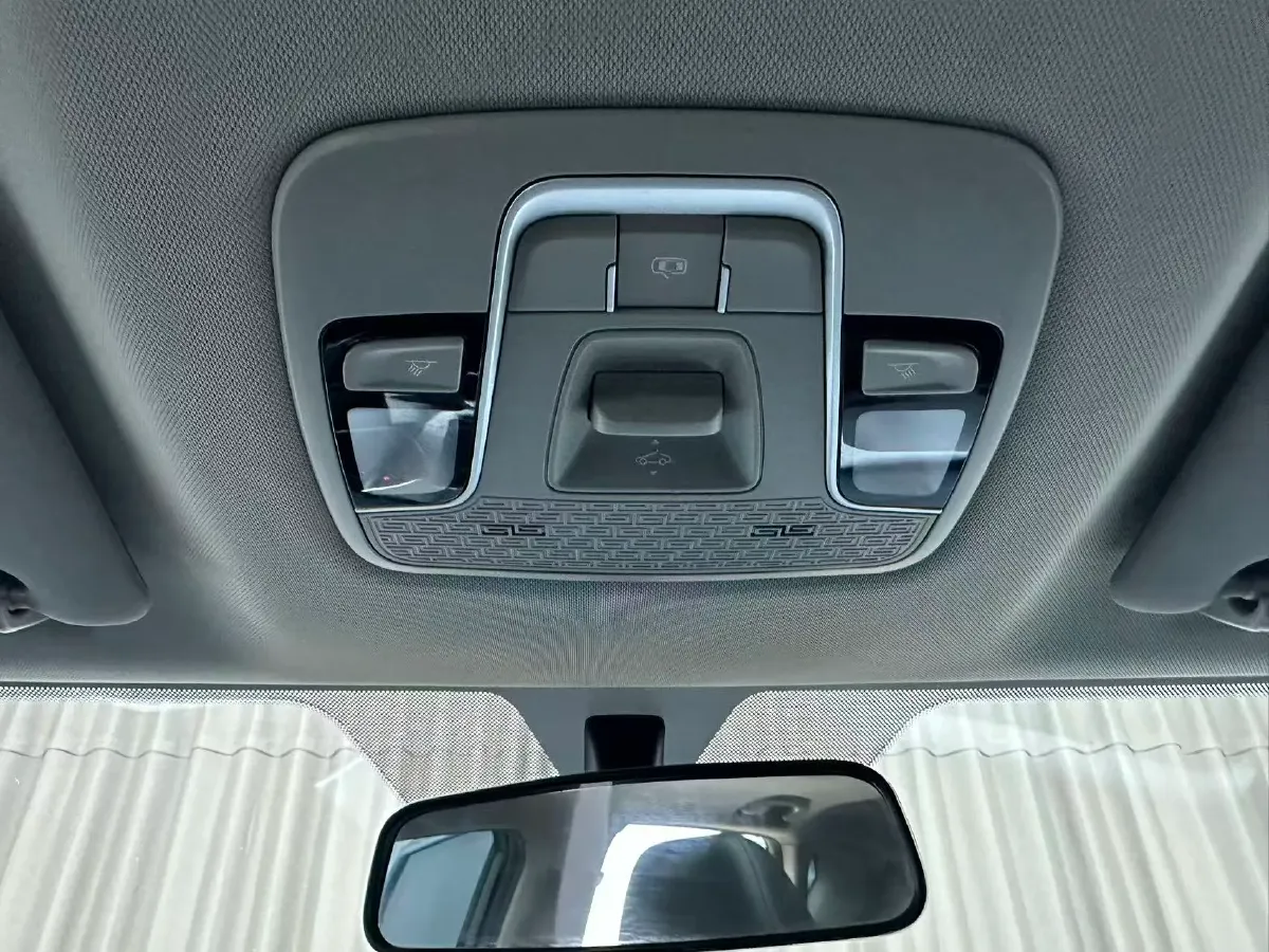 2021 Geely Coolray 1.4T 141HP L4 6DCT,autocango,china used car exporter,china ev exporter,chinese used car exporter,chinese used ev exporter