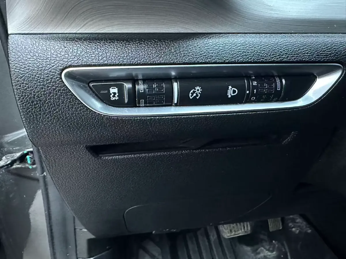 2021 Geely Coolray 1.4T 141HP L4 6DCT,autocango,china used car exporter,china ev exporter,chinese used car exporter,chinese used ev exporter