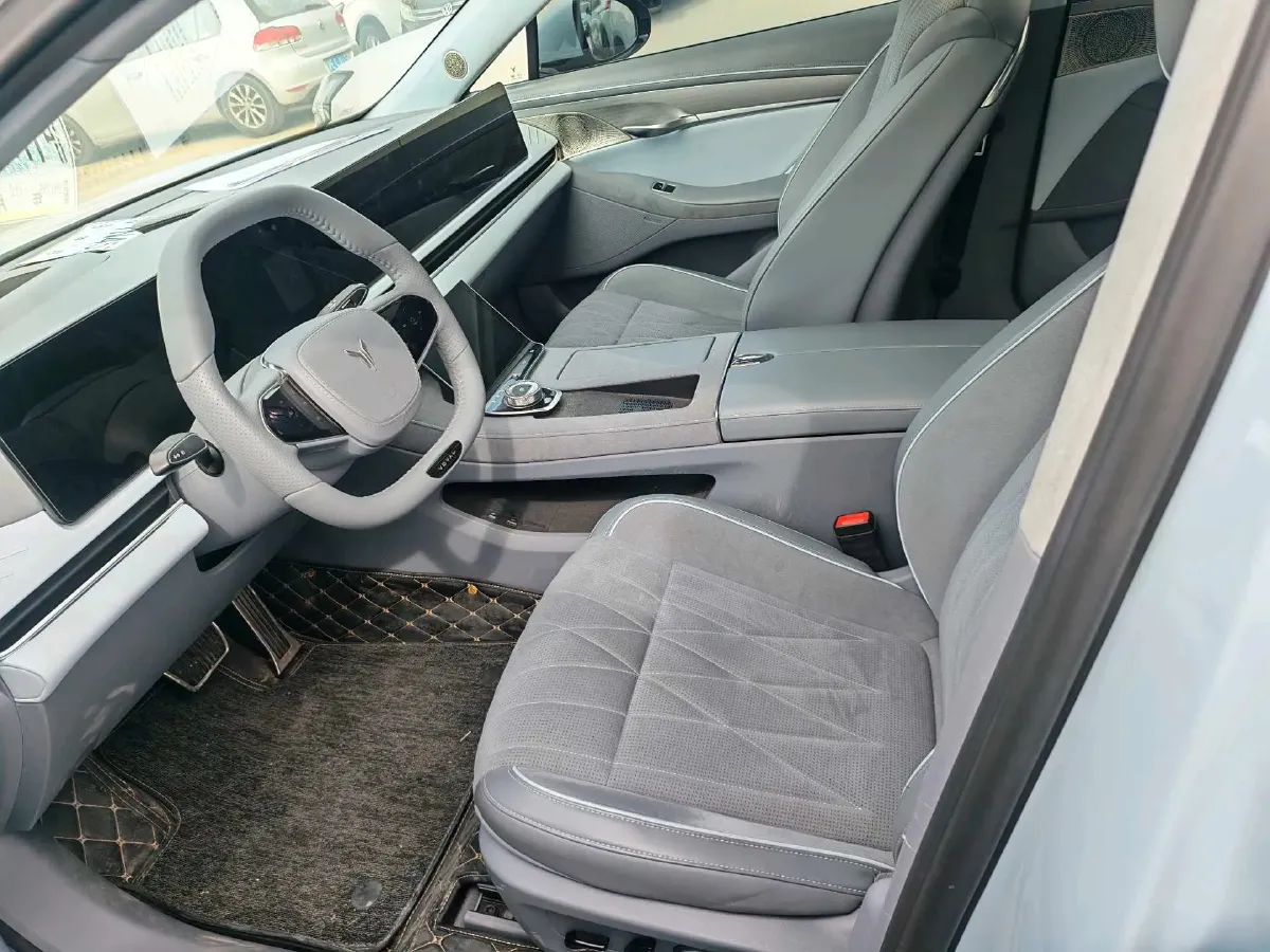 2024 Voyah ZhuiGuang 1.5T 136HP L4 PHEV 43KWH,autocango,china used car exporter,china ev exporter,chinese used car exporter,chinese used ev exporter