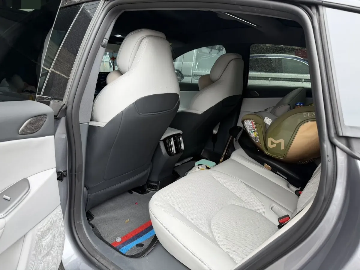 2024 ARCFOX αT5 BEV 79.2KWH,autocango,china used car exporter,china ev exporter,chinese used car exporter,chinese used ev exporter