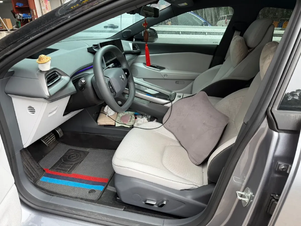 2024 ARCFOX αT5 BEV 79.2KWH,autocango,china used car exporter,china ev exporter,chinese used car exporter,chinese used ev exporter