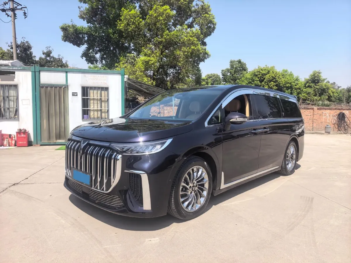 2024 Voyah Dream 1.5T 150HP L4 PHEV 43KWH,autocango,china used car exporter,china ev exporter,chinese used car exporter,chinese used ev exporter