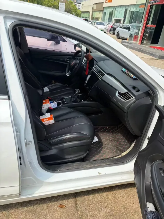 2020 Roewe i5 1.5L 120HP L4 CVT,autocango,china used car exporter,china ev exporter,chinese used car exporter,chinese used ev exporter