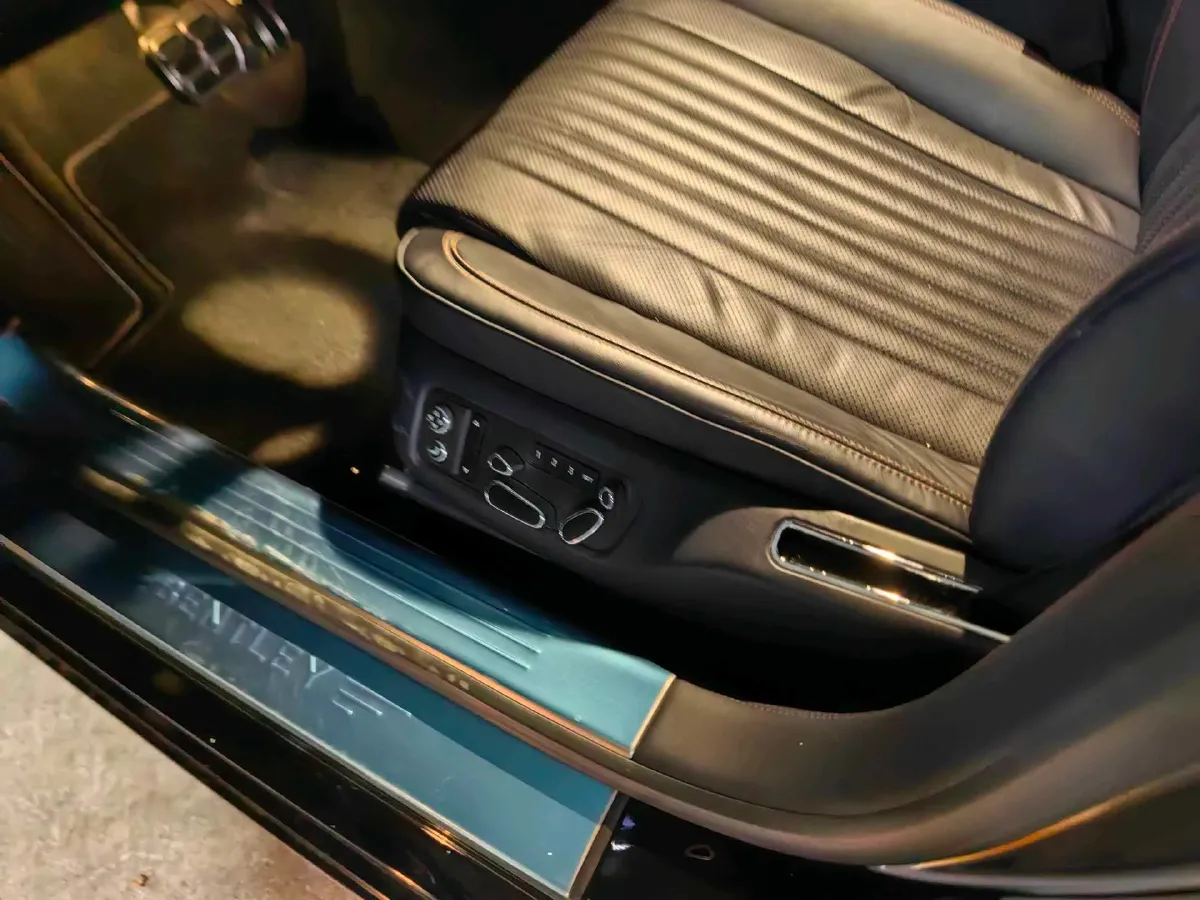 2017 Bentley Flying Spur 4.0T 507HP V8 8AT,autocango,china used car exporter,china ev exporter,chinese used car exporter,chinese used ev exporter