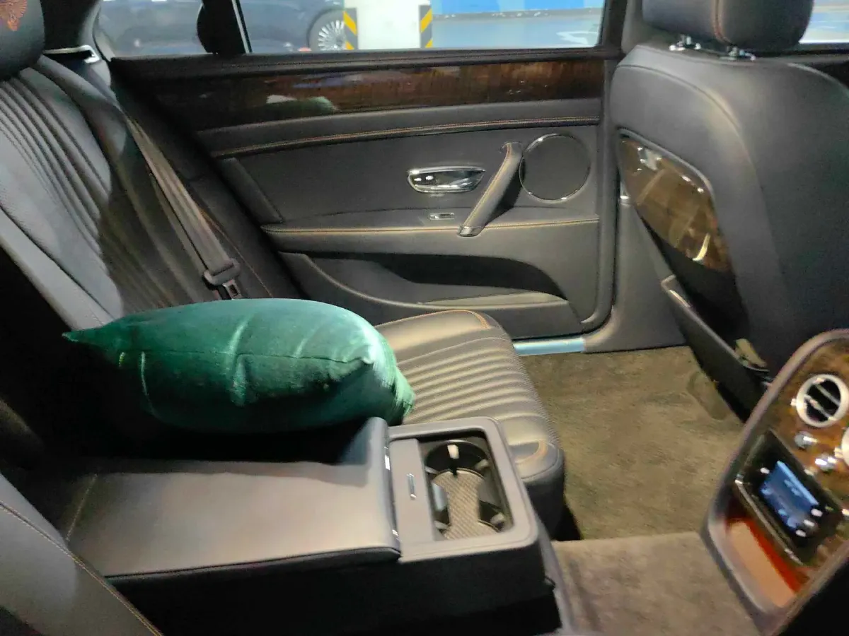 2017 Bentley Flying Spur 4.0T 507HP V8 8AT,autocango,china used car exporter,china ev exporter,chinese used car exporter,chinese used ev exporter