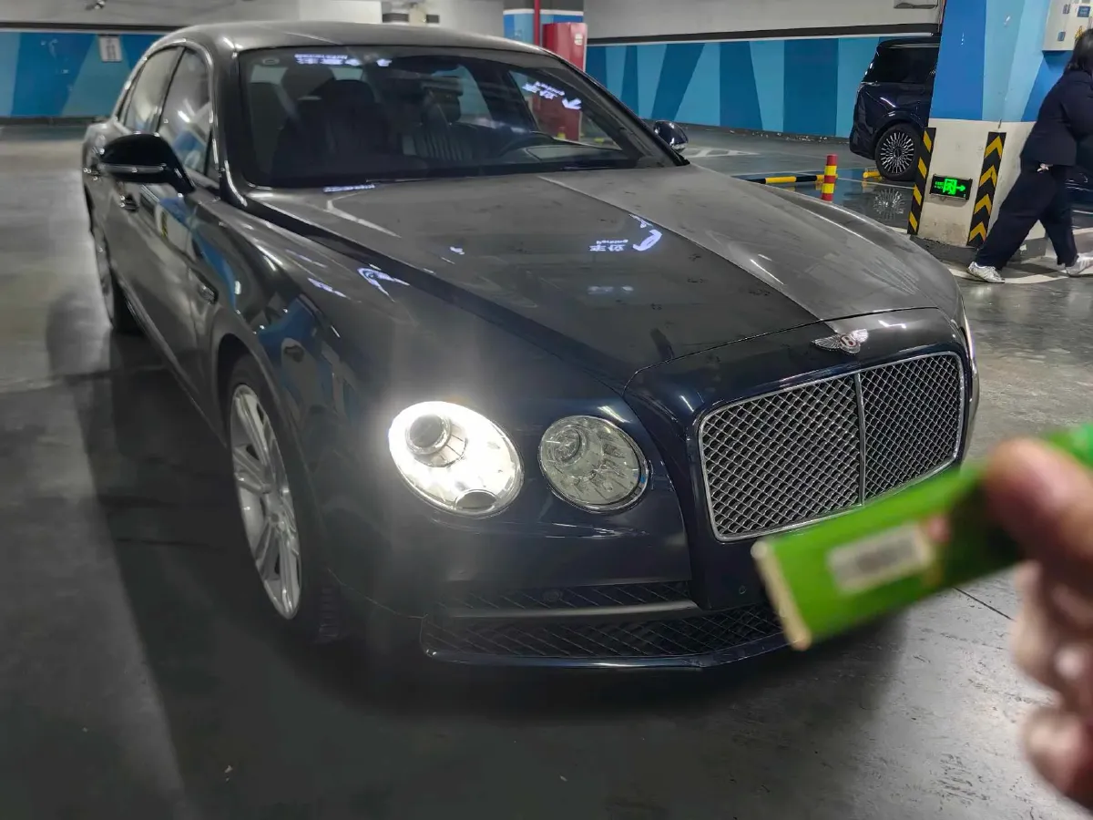 2017 Bentley Flying Spur 4.0T 507HP V8 8AT,autocango,china used car exporter,china ev exporter,chinese used car exporter,chinese used ev exporter