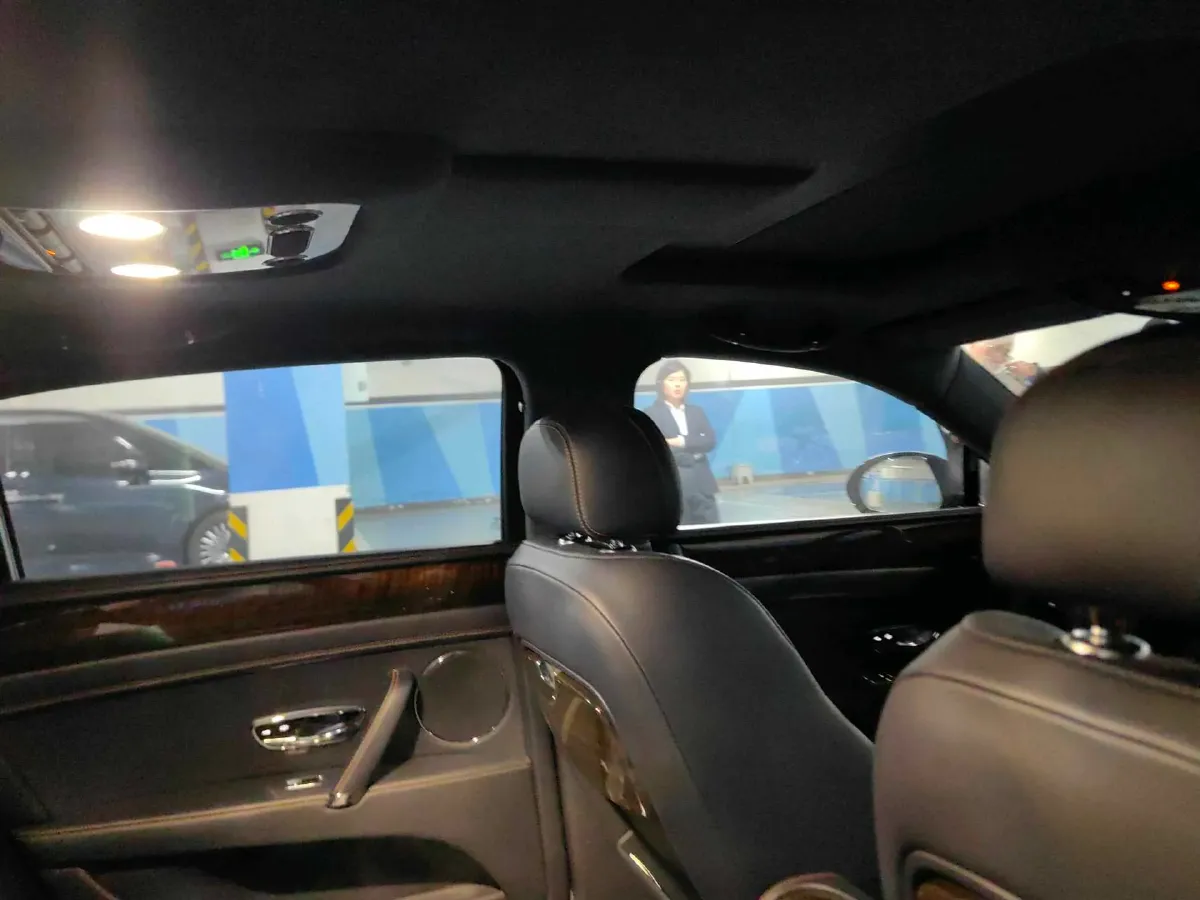 2017 Bentley Flying Spur 4.0T 507HP V8 8AT,autocango,china used car exporter,china ev exporter,chinese used car exporter,chinese used ev exporter