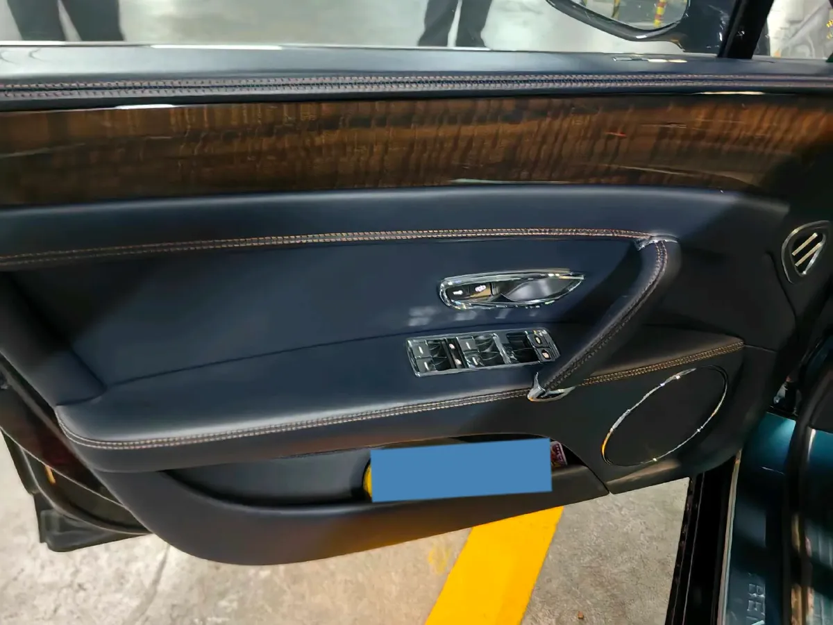 2017 Bentley Flying Spur 4.0T 507HP V8 8AT,autocango,china used car exporter,china ev exporter,chinese used car exporter,chinese used ev exporter