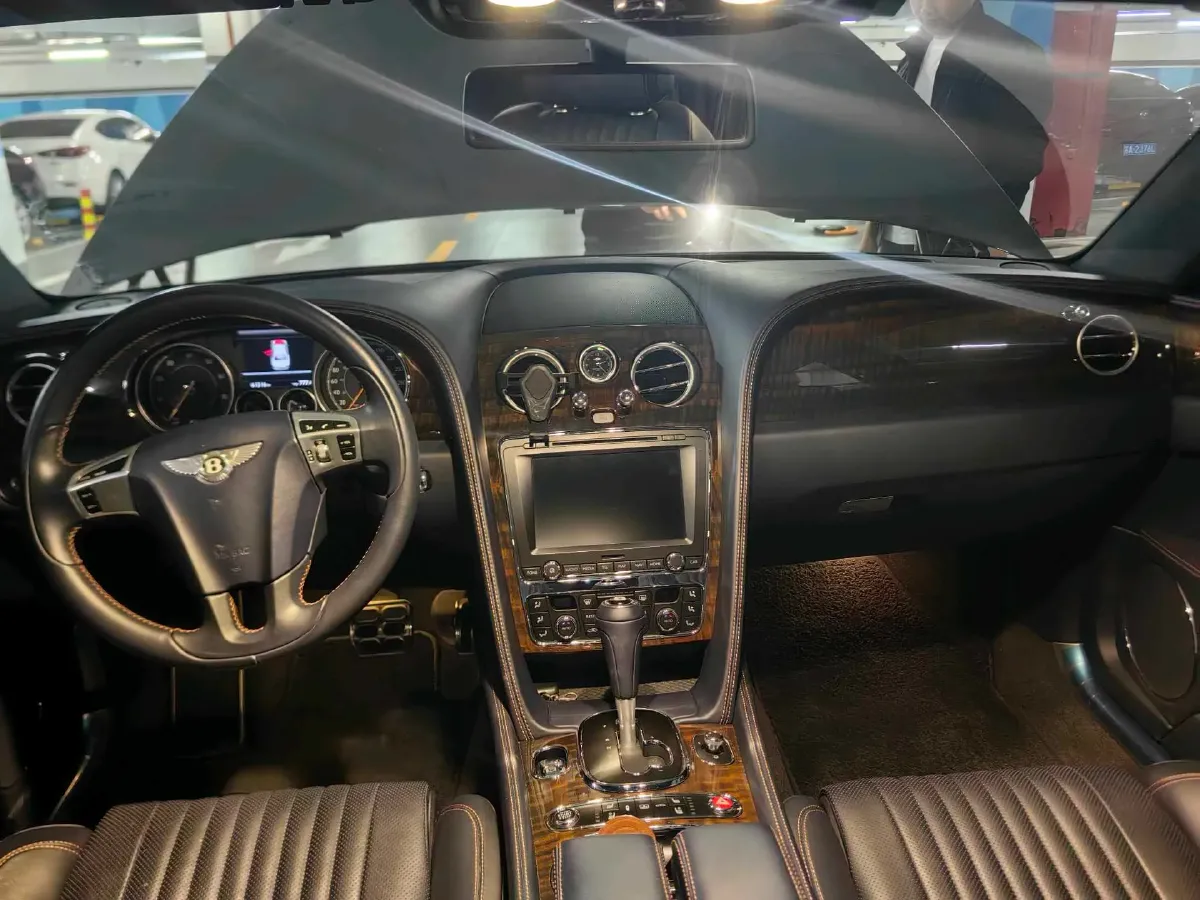 2017 Bentley Flying Spur 4.0T 507HP V8 8AT,autocango,china used car exporter,china ev exporter,chinese used car exporter,chinese used ev exporter