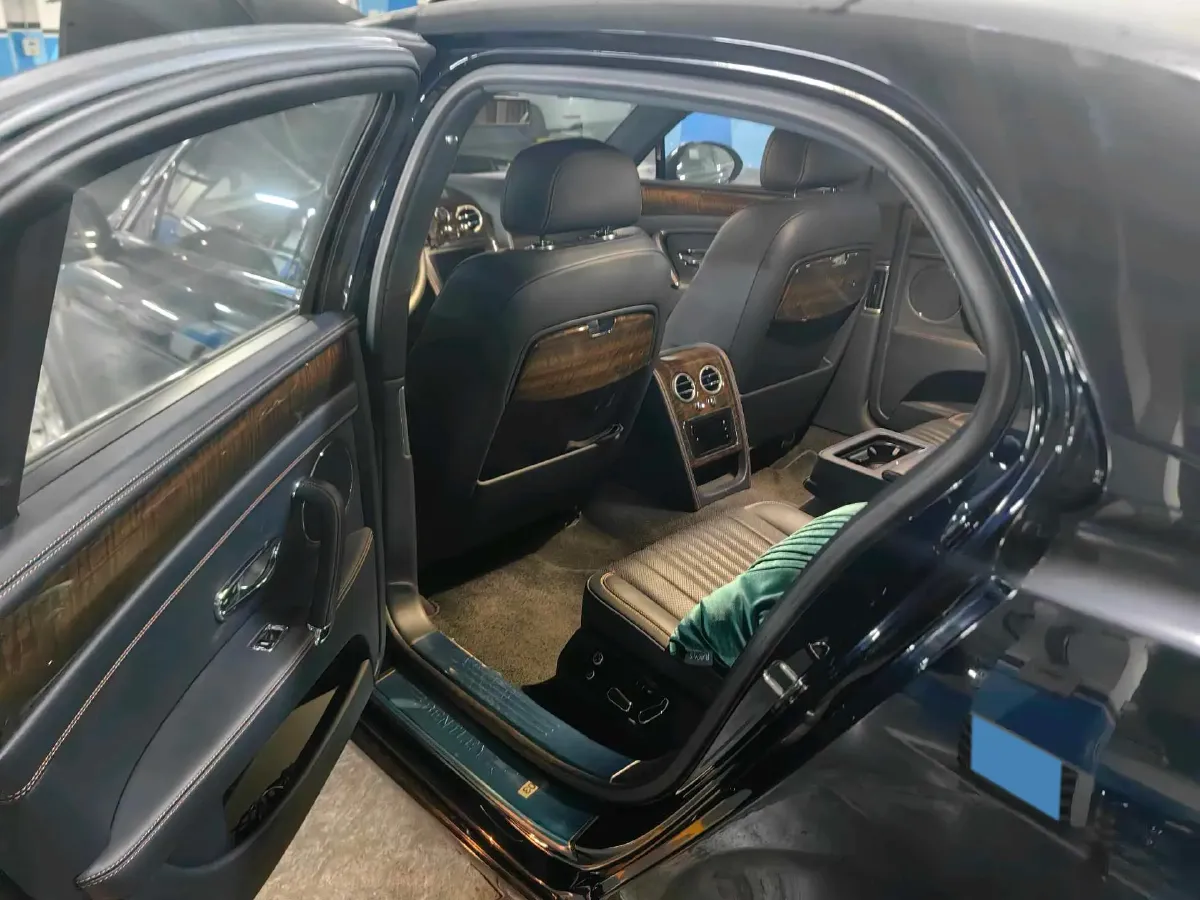 2017 Bentley Flying Spur 4.0T 507HP V8 8AT,autocango,china used car exporter,china ev exporter,chinese used car exporter,chinese used ev exporter