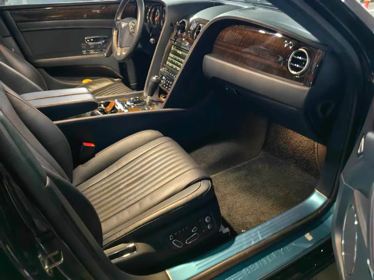 2017 Bentley Flying Spur 4.0T 507HP V8 8AT,autocango,china used car exporter,china ev exporter,chinese used car exporter,chinese used ev exporter