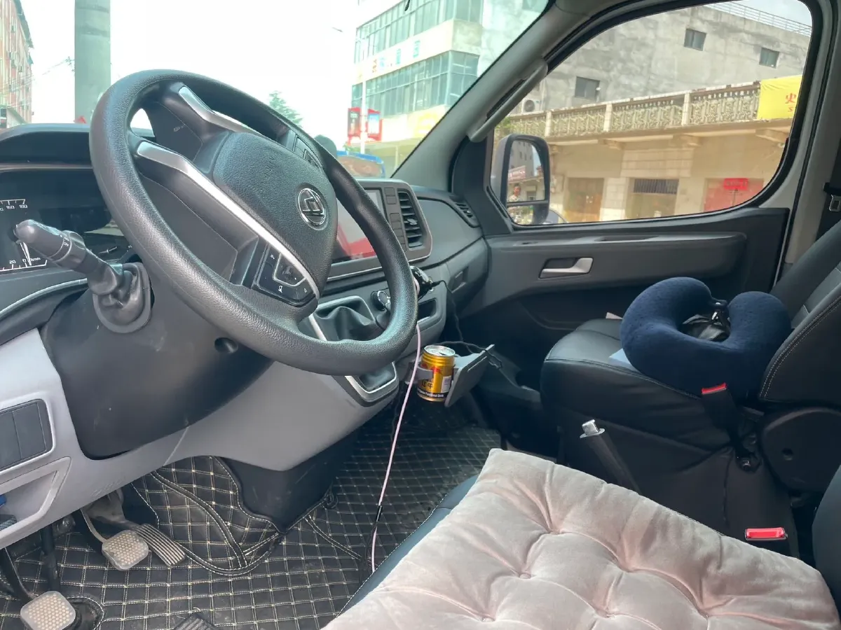 2024 MAXUS XinTu V80 2.0T 147HP L4 6MT,autocango,china used car exporter,china ev exporter,chinese used car exporter,chinese used ev exporter