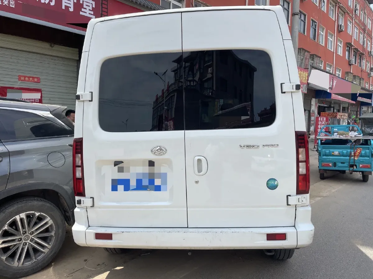 2024 MAXUS XinTu V80 2.0T 147HP L4 6MT,autocango,china used car exporter,china ev exporter,chinese used car exporter,chinese used ev exporter