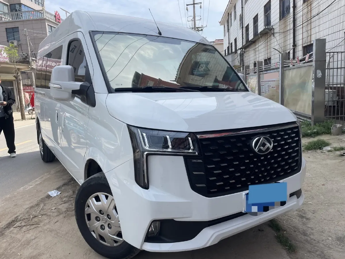 2024 MAXUS XinTu V80 2.0T 147HP L4 6MT,autocango,china used car exporter,china ev exporter,chinese used car exporter,chinese used ev exporter