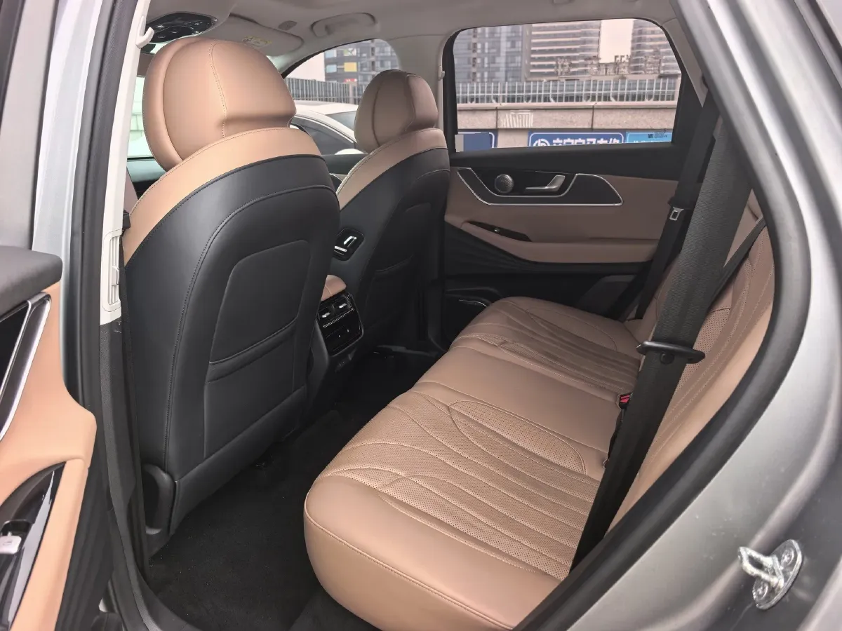 2024 Chery Tiggo8L 2.0T 254HP L4 8AT,autocango,china used car exporter,china ev exporter,chinese used car exporter,chinese used ev exporter