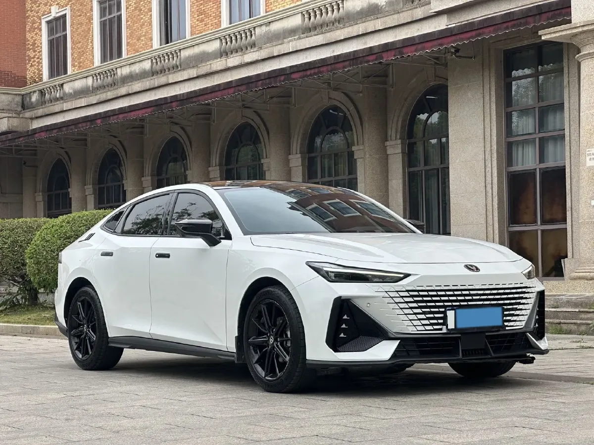 2023 ChangAn UNI-V 1.5T 188HP L4 7DCT,autocango,china used car exporter,china ev exporter,chinese used car exporter,chinese used ev exporter