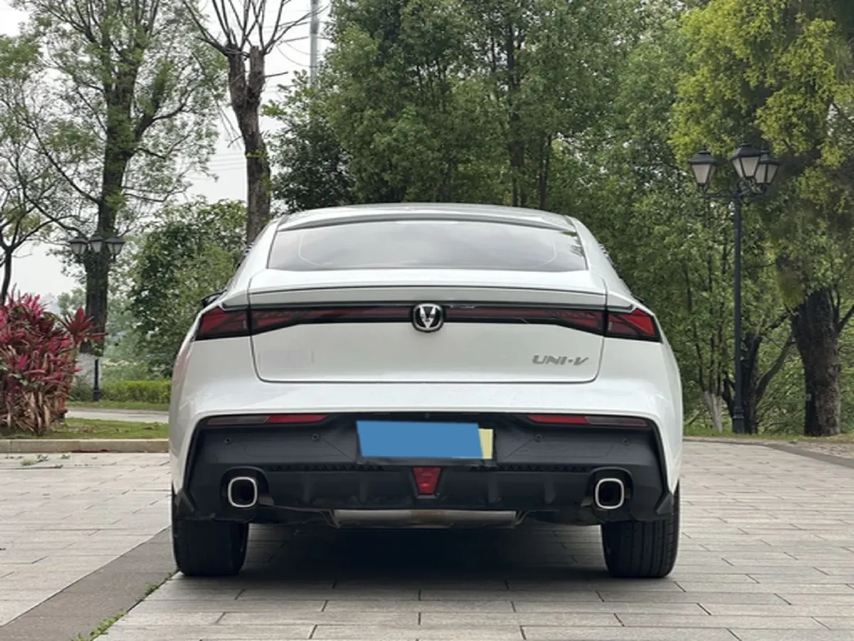 2023 ChangAn UNI-V 1.5T 188HP L4 7DCT,autocango,china used car exporter,china ev exporter,chinese used car exporter,chinese used ev exporter