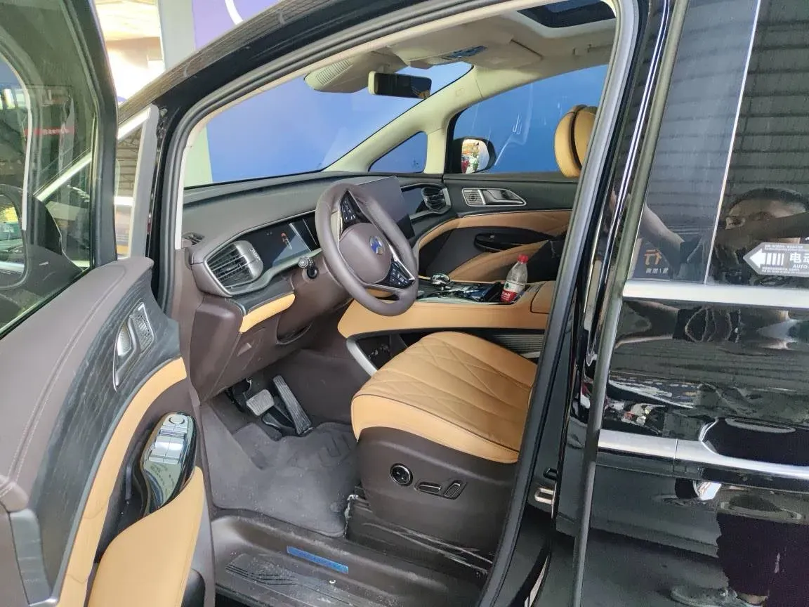 2024 Denza D9 1.5T 139HP L4 E-CVT PHEV 40KWH,autocango,china used car exporter,china ev exporter,chinese used car exporter,chinese used ev exporter