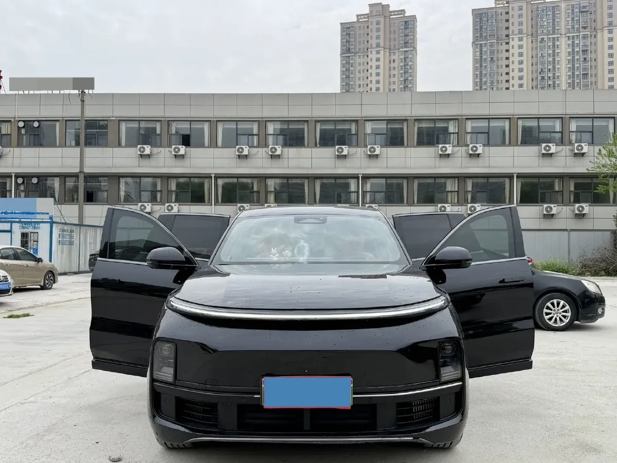 2023 Li L8 Range Extended 154HP REEV 40.9KWH,autocango,china used car exporter,china ev exporter,chinese used car exporter,chinese used ev exporter