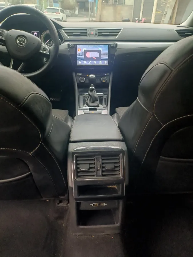 2018 Skoda Superb 1.8T 180HP L4 7DCT,autocango,china used car exporter,china ev exporter,chinese used car exporter,chinese used ev exporter