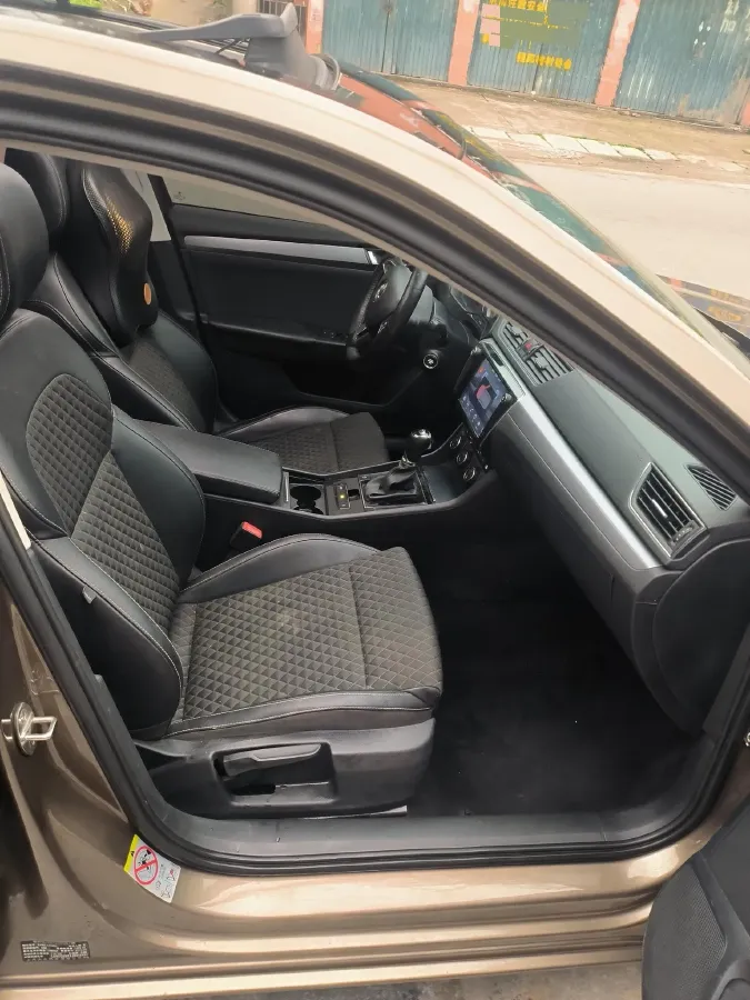 2018 Skoda Superb 1.8T 180HP L4 7DCT,autocango,china used car exporter,china ev exporter,chinese used car exporter,chinese used ev exporter