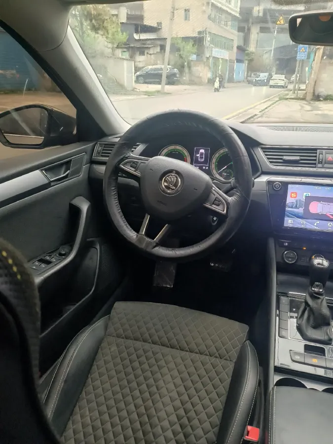 2018 Skoda Superb 1.8T 180HP L4 7DCT,autocango,china used car exporter,china ev exporter,chinese used car exporter,chinese used ev exporter