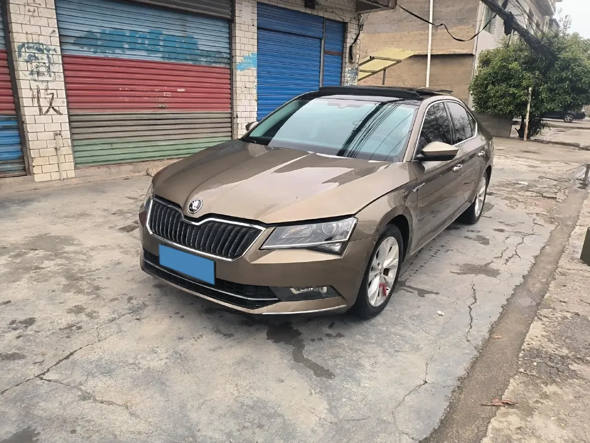 2018 Skoda Superb 1.8T 180HP L4 7DCT,autocango,china used car exporter,china ev exporter,chinese used car exporter,chinese used ev exporter