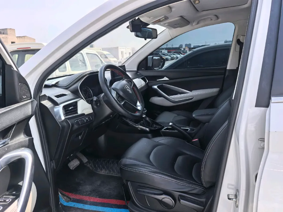 2019 BaoJun 530 1.5T 151HP L4 CVT,autocango,china used car exporter,china ev exporter,chinese used car exporter,chinese used ev exporter