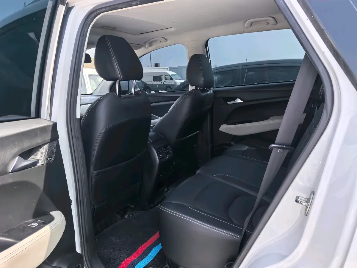 2019 BaoJun 530 1.5T 151HP L4 CVT,autocango,china used car exporter,china ev exporter,chinese used car exporter,chinese used ev exporter