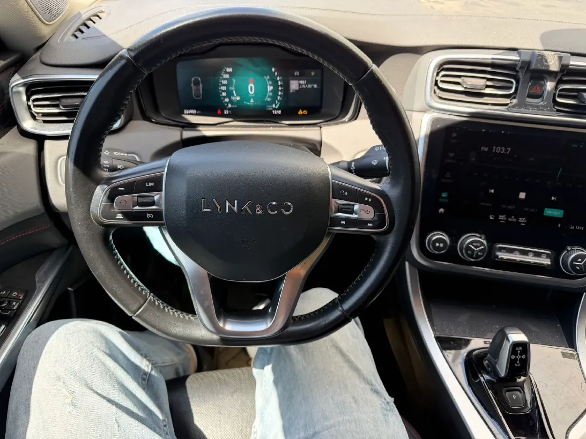 2019 LYNK&CO 01 2.0T 190HP L4 7DCT,autocango,china used car exporter,china ev exporter,chinese used car exporter,chinese used ev exporter