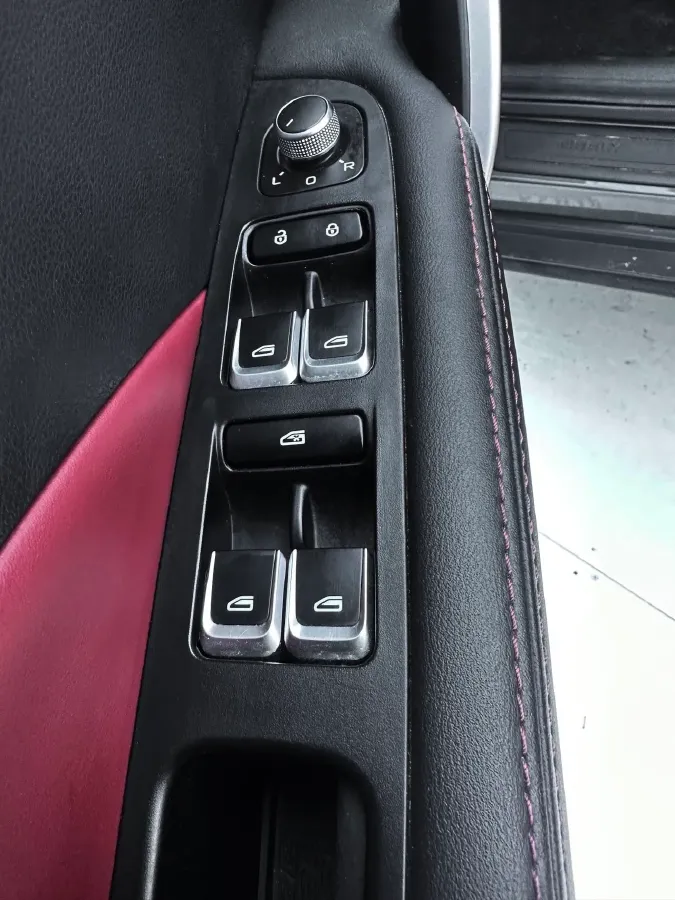 2021 Geely Coolray 1.4T 141HP L4 6DCT,autocango,china used car exporter,china ev exporter,chinese used car exporter,chinese used ev exporter