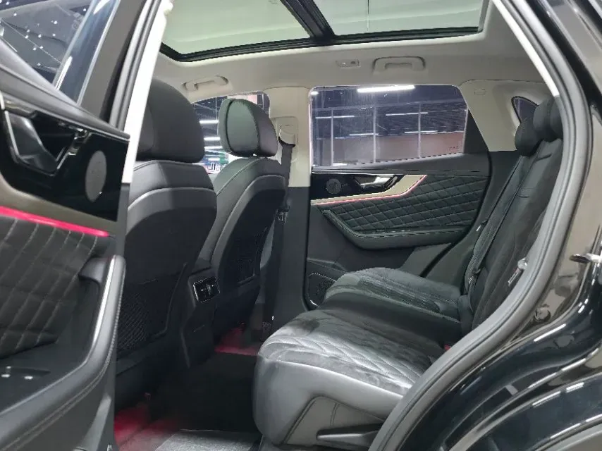 2019 HongQi HS5 2.0T 224HP L4 6AT,autocango,china used car exporter,china ev exporter,chinese used car exporter,chinese used ev exporter