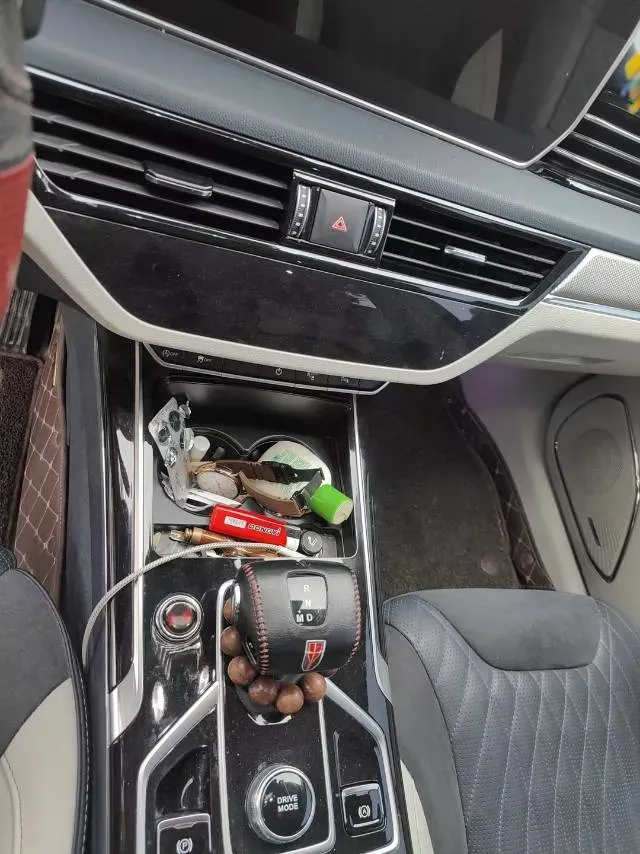 2022 HongQi HS5 2.0T 224HP L4 6AT,autocango,china used car exporter,china ev exporter,chinese used car exporter,chinese used ev exporter