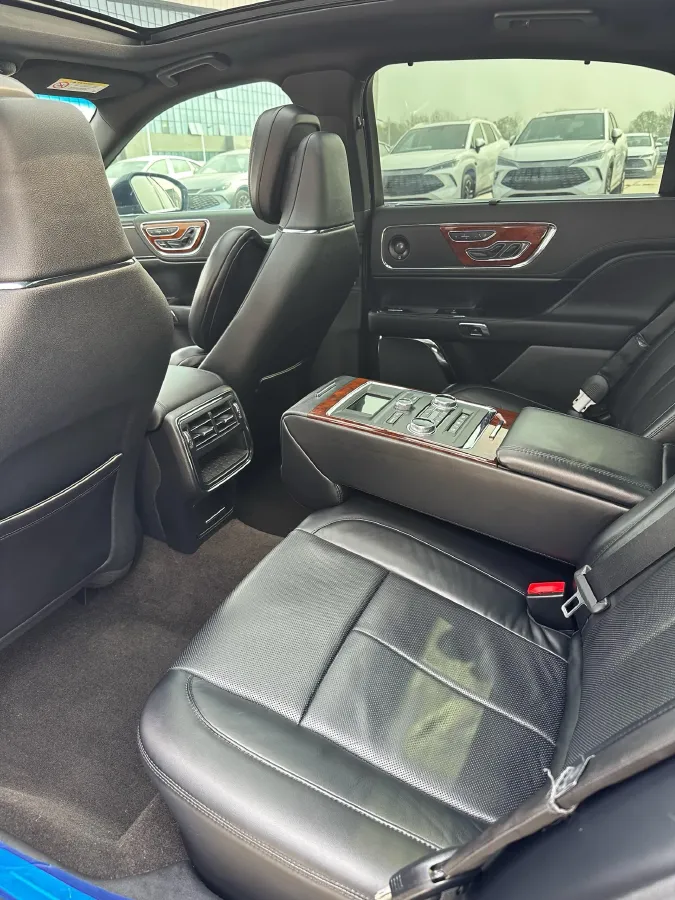 2020 Lincoln Continental 2.0T 241HP L4 6AT,autocango,china used car exporter,china ev exporter,chinese used car exporter,chinese used ev exporter