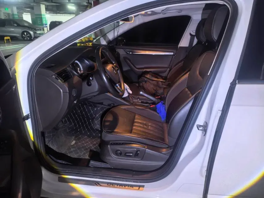 2018 Skoda Octavia 1.4T 150HP L4 7DCT,autocango,china used car exporter,china ev exporter,chinese used car exporter,chinese used ev exporter