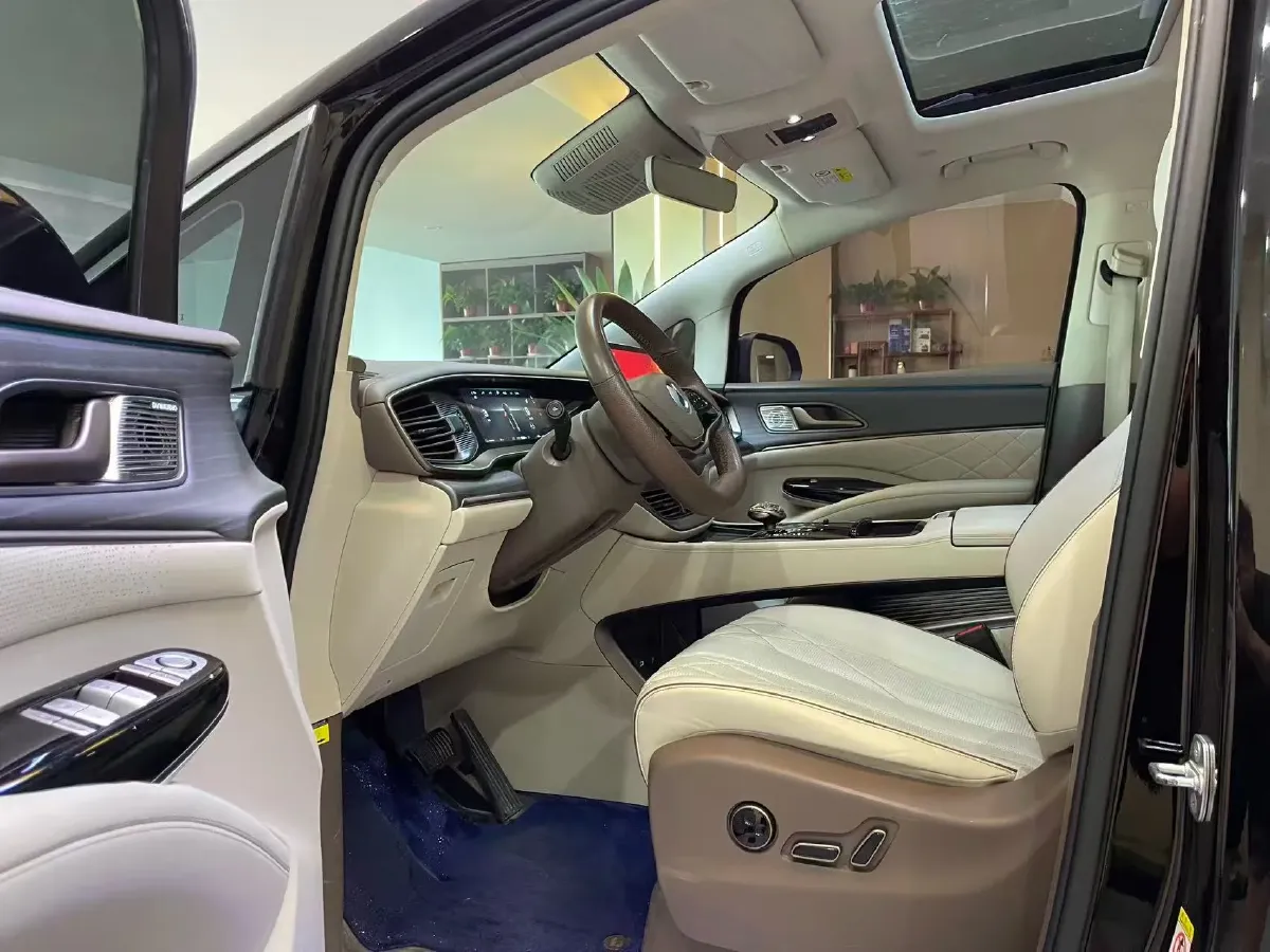 2022 Mercedes-Benz GLC Class 2.0T 197HP L4 9AT,autocango,china used car exporter,china ev exporter,chinese used car exporter,chinese used ev exporter